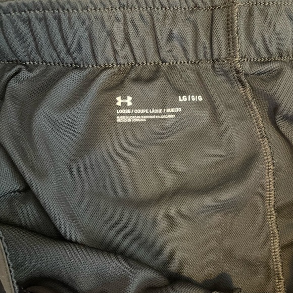 Under Armour Gray and Black Shorts Duo - Picture 7 of 11